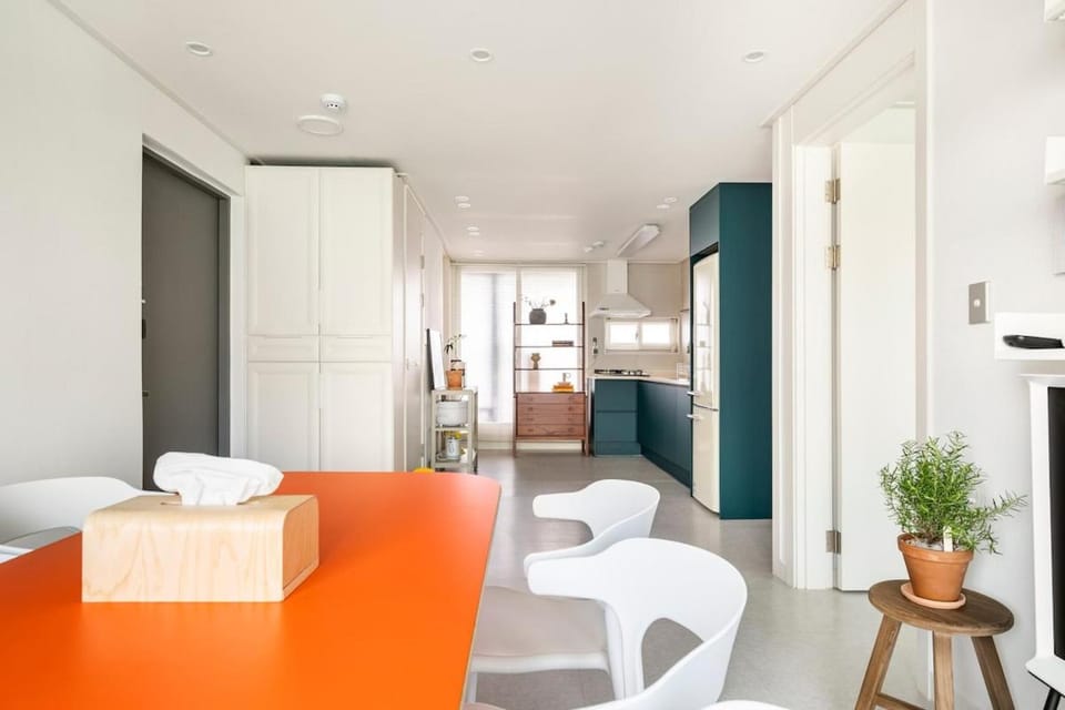 Seating area, Dining area