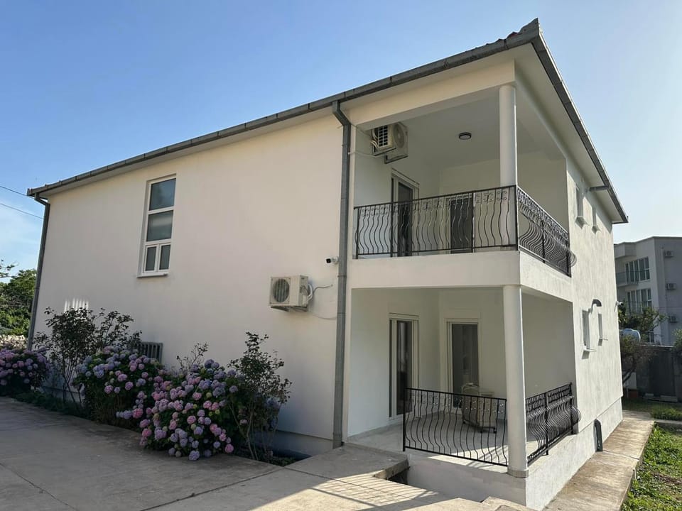 Apartmani Aki 1 Apartment in Montenegro