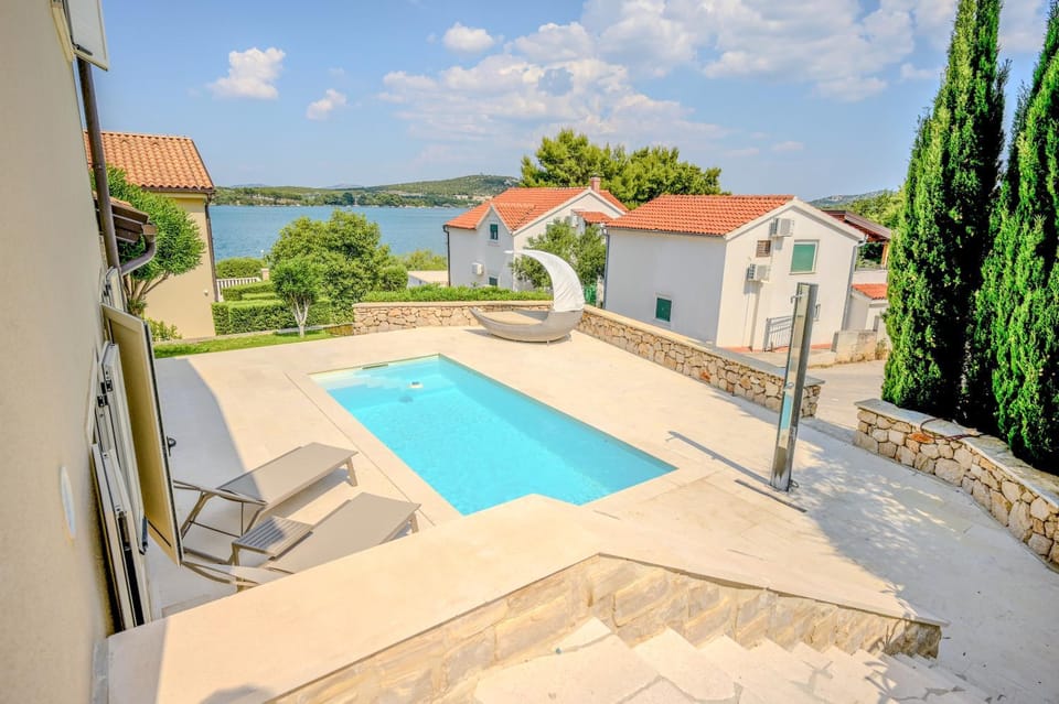 Villa T Villa in Murter