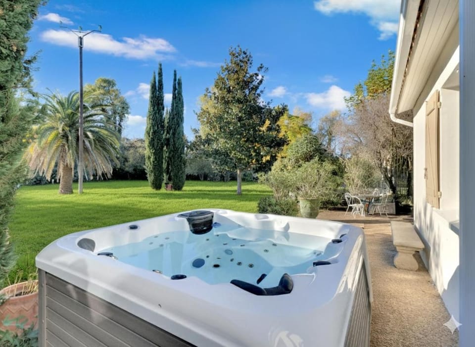Day, Natural landscape, Hot Tub