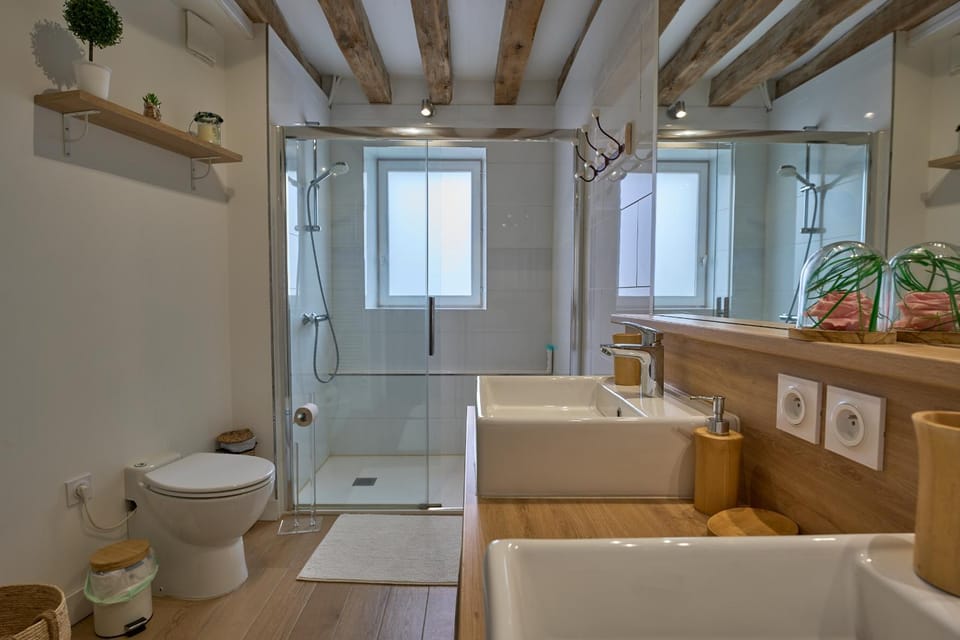 Shower, Toilet, Bathroom