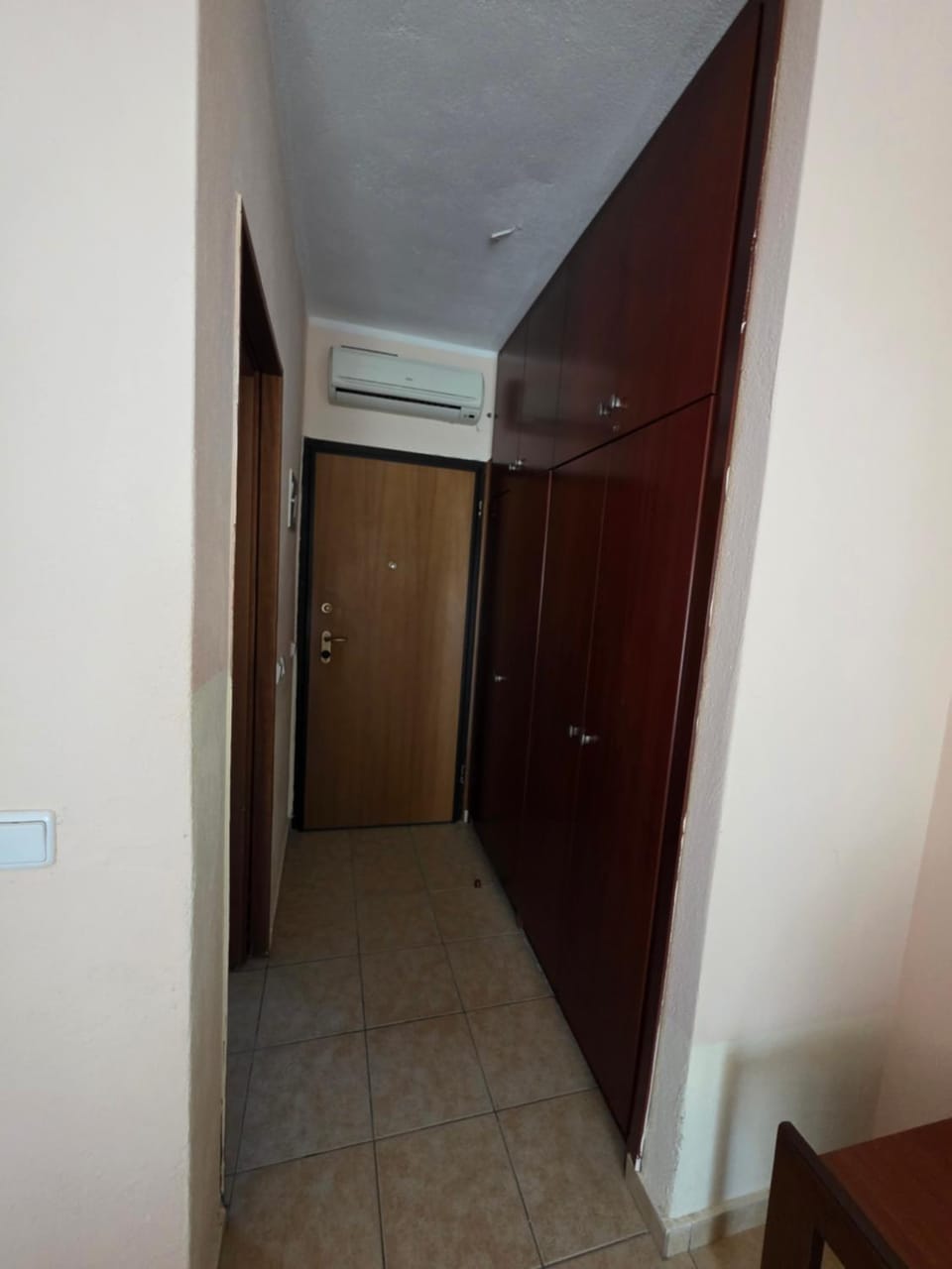 wardrobe, air conditioner