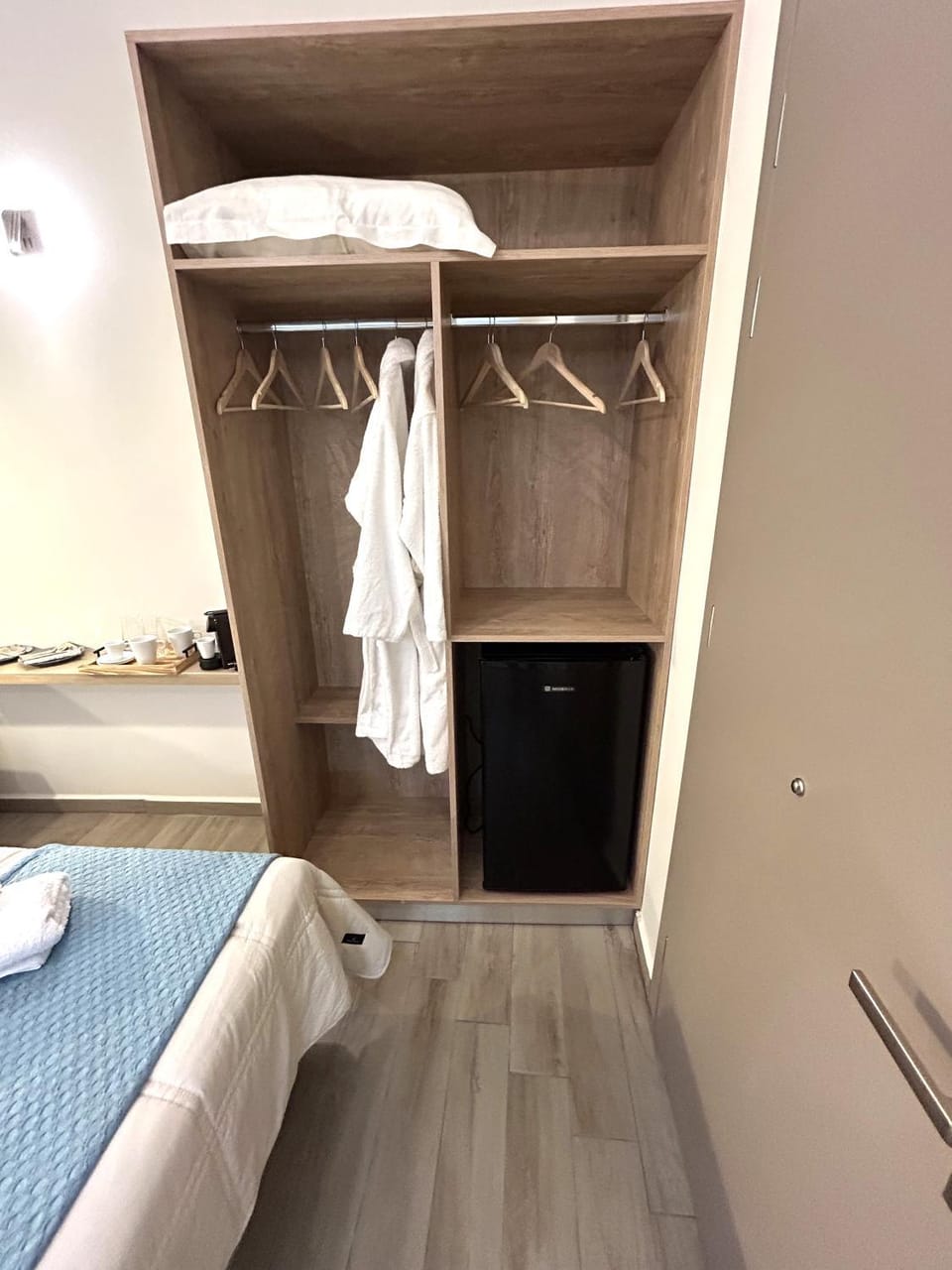 Bed, Bedroom, towels, wardrobe