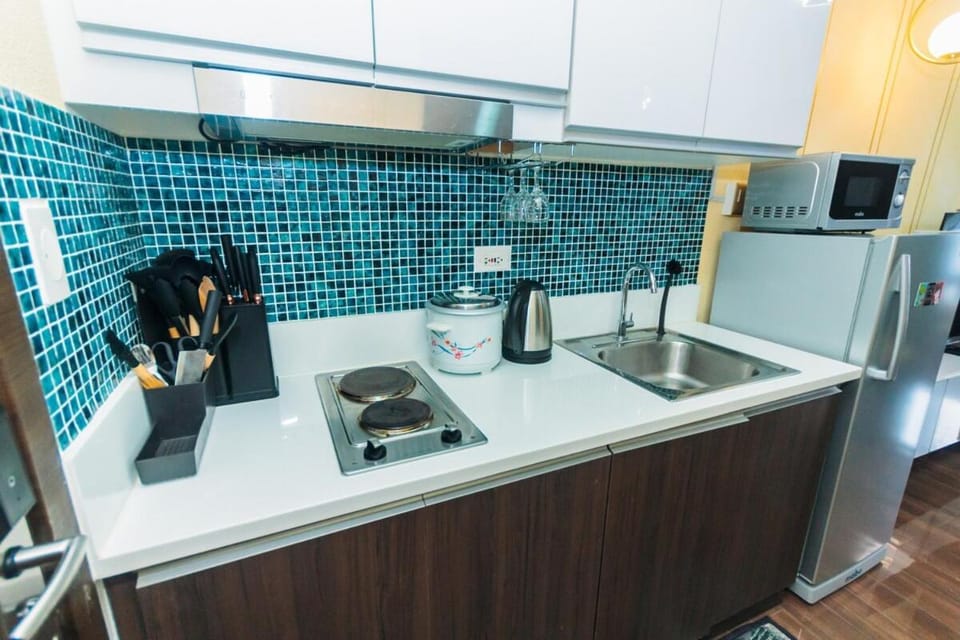 Wow Digital nomad home Makati surf swim gym park 4254 Apartment in Pasay