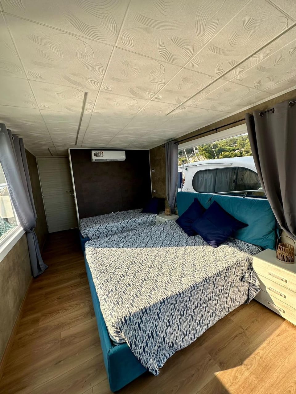 Houseboat Andora Riviera Luxury Docked boat in Liguria