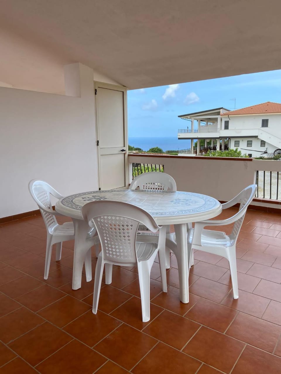 Incantevole loft nel cuore di CAPO VATICANO a 800 M E T R I dal MARE Apartment in Capo Vaticano