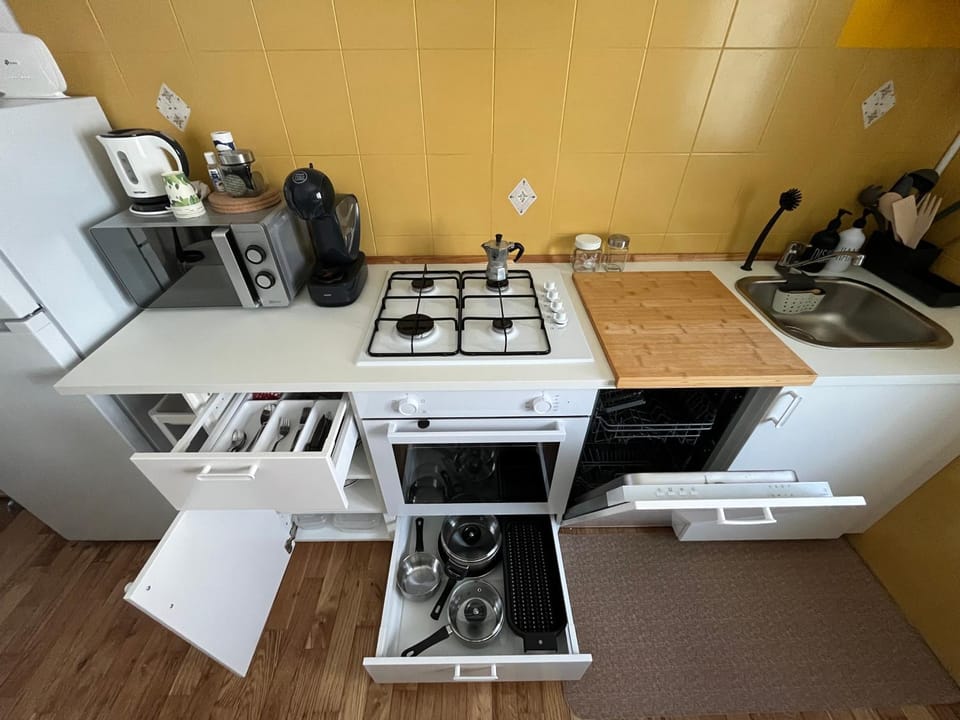 Kitchen or kitchenette