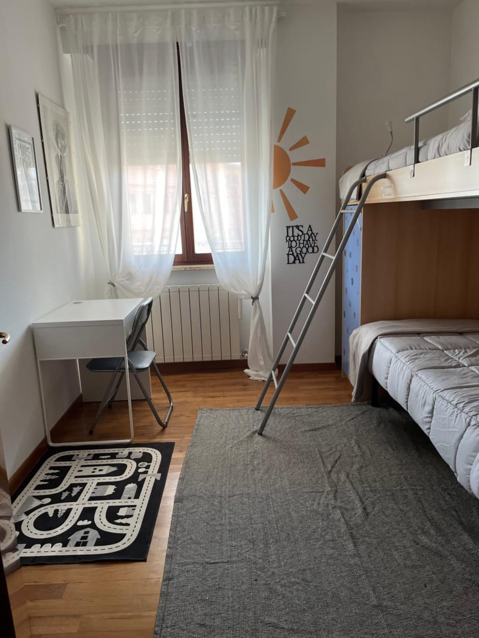 Photo of the whole room, Bedroom, bunk bed