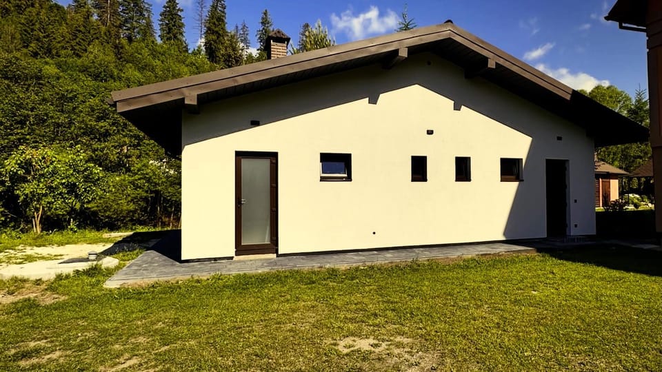 Котедж RIVERHILL 2-4 осіб House in Lviv Oblast