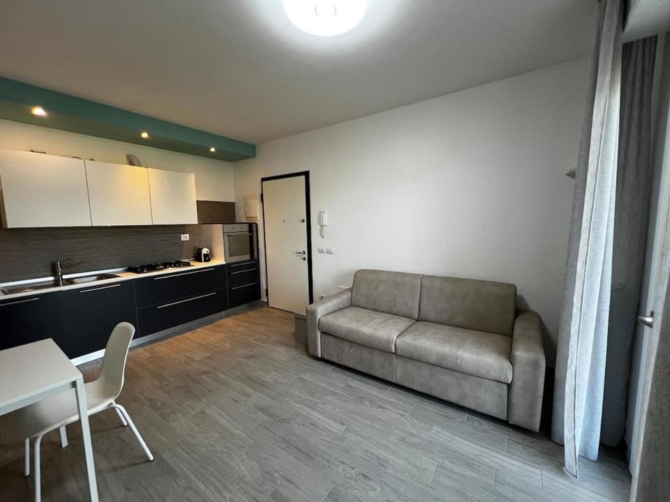 Kitchen or kitchenette, Living room, minibar