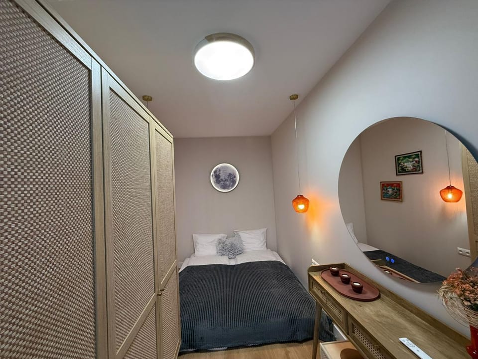 Bed, Photo of the whole room, Bedroom, wardrobe