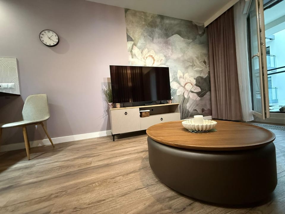 Communal lounge/ TV room, TV and multimedia, Evening entertainment