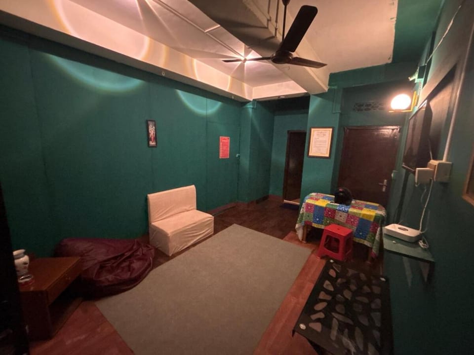 Emon's Corner Apartment in India
