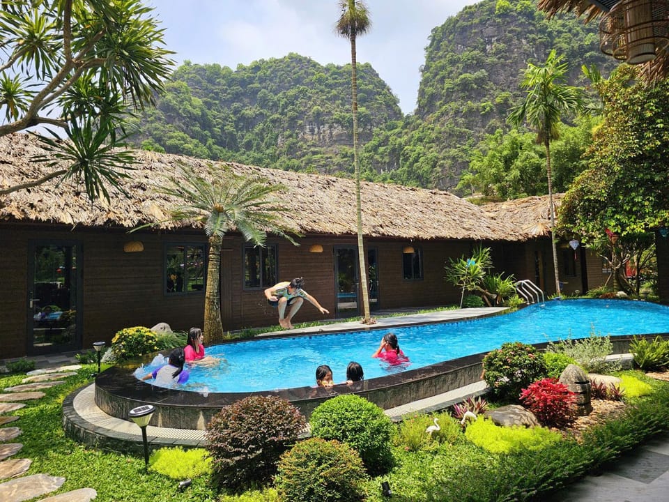 Pool view, Swimming pool