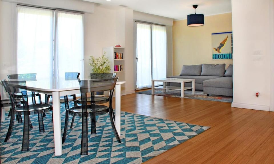 Living room, Seating area, Dining area, heating, internet, air conditioner