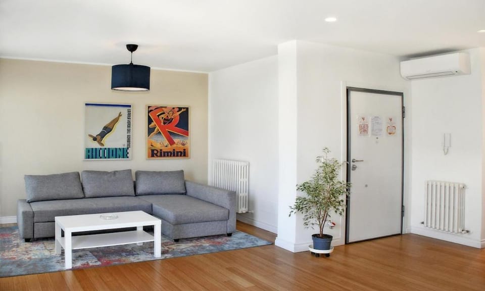 Living room, Seating area, heating, internet, air conditioner