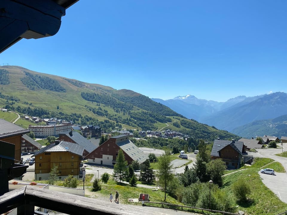 Balcony/Terrace, Mountain view