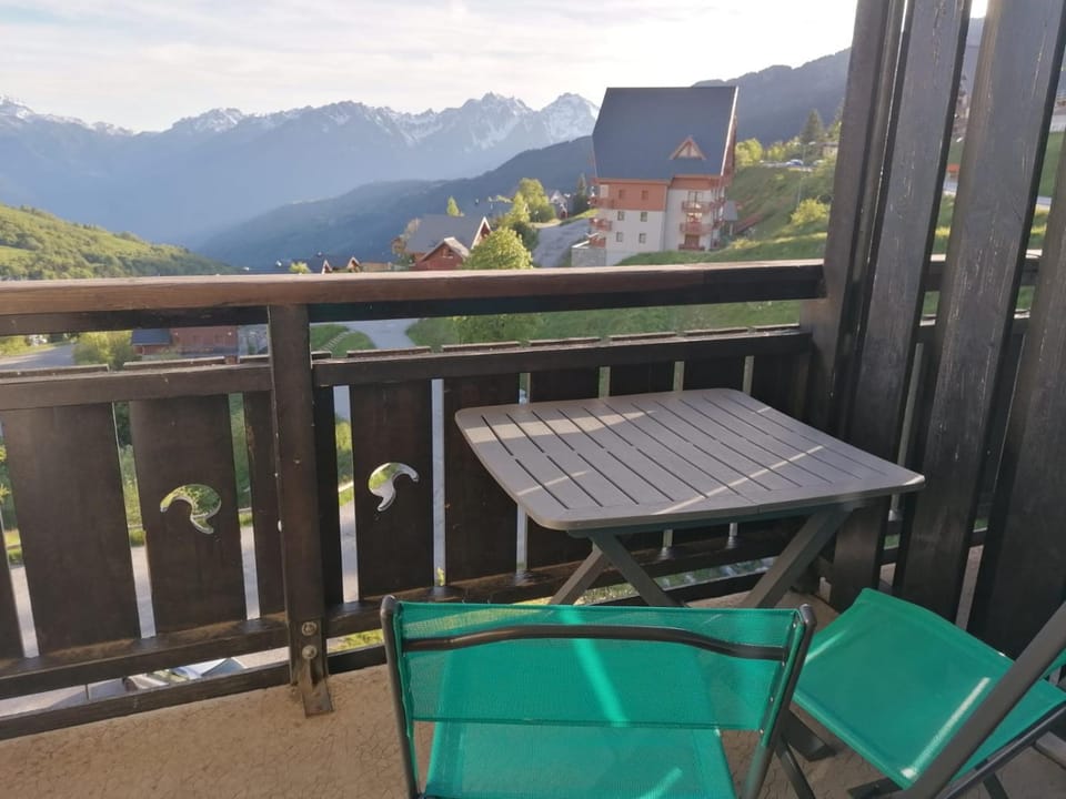 Balcony/Terrace, Mountain view