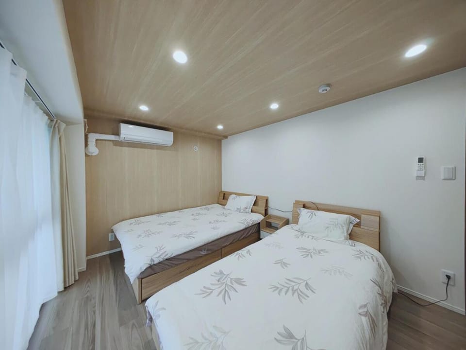 Bed, Bedroom, air conditioner