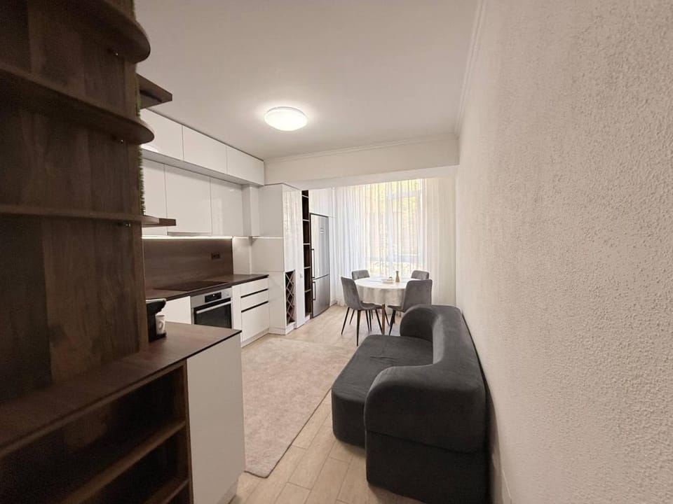 Kitchen or kitchenette, Living room, Dining area, minibar, oven, stove