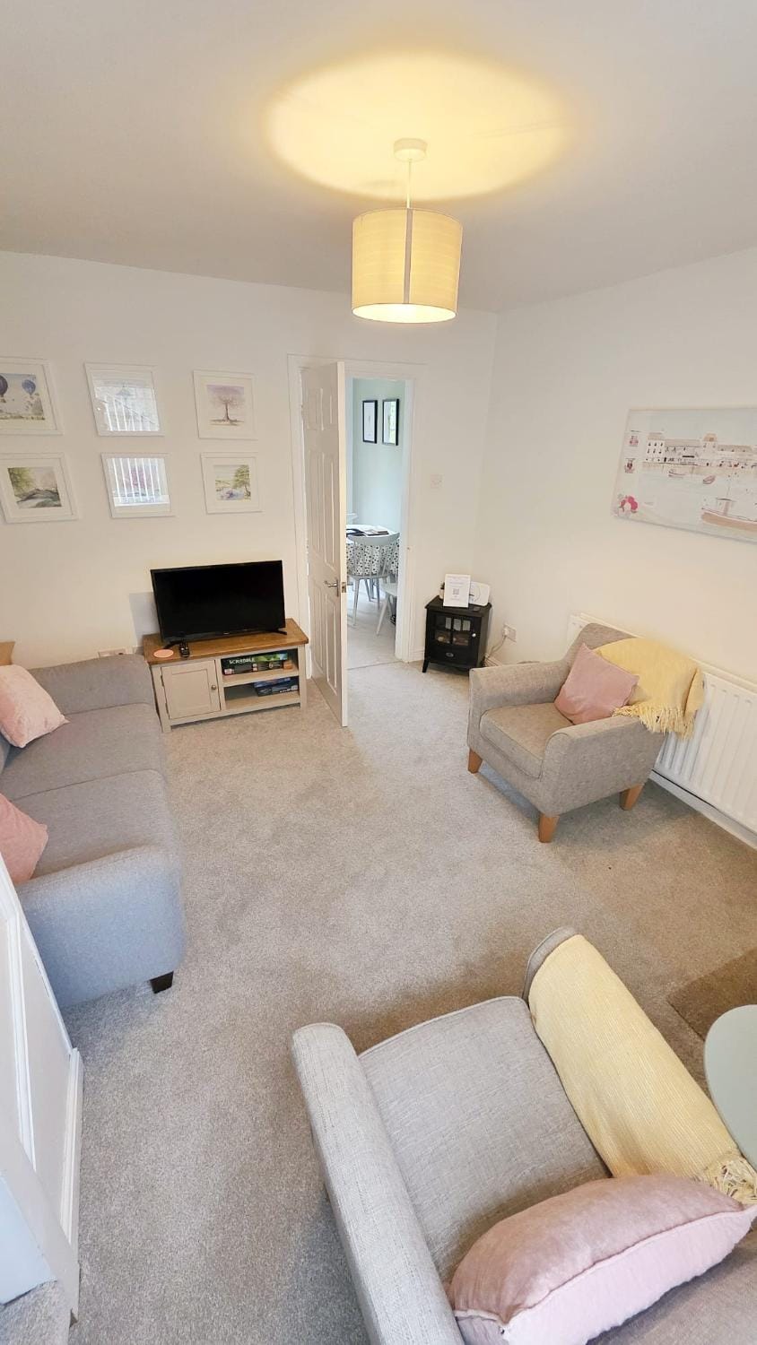 TV and multimedia, Living room, pet friendly