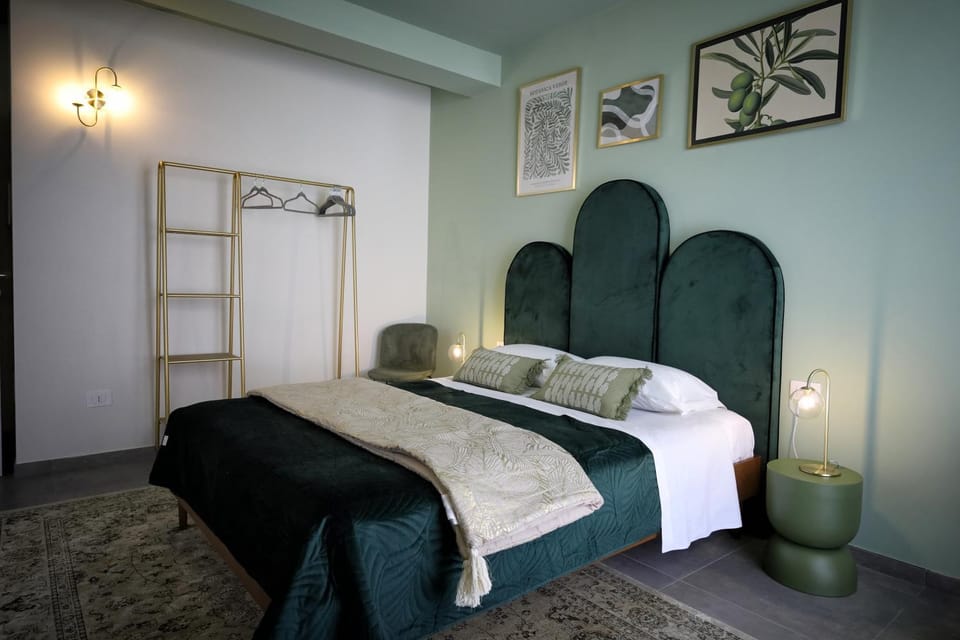 Bed, Photo of the whole room