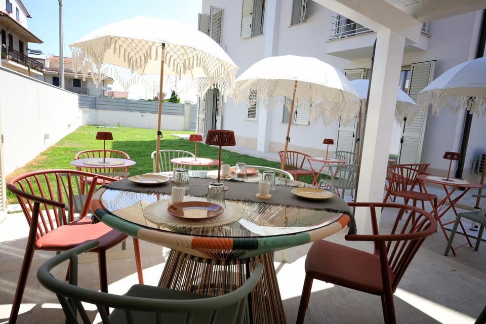 Property building, Garden, Breakfast