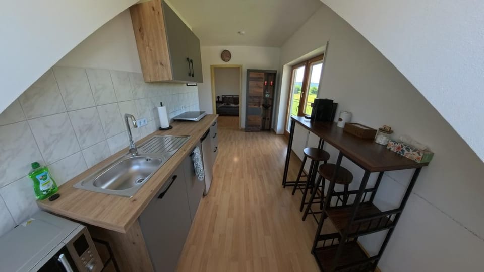 Kitchen or kitchenette, Dining area, pet friendly, stove