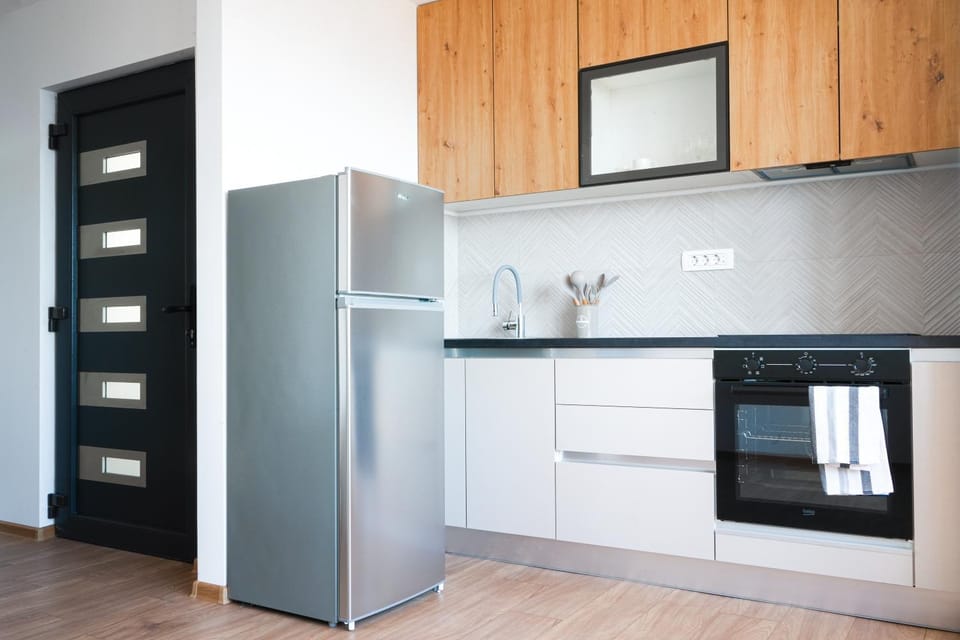 Kitchen or kitchenette, oven, stove
