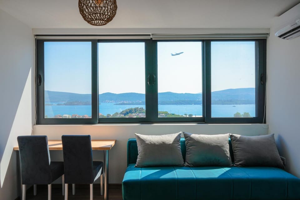 Natural landscape, Living room