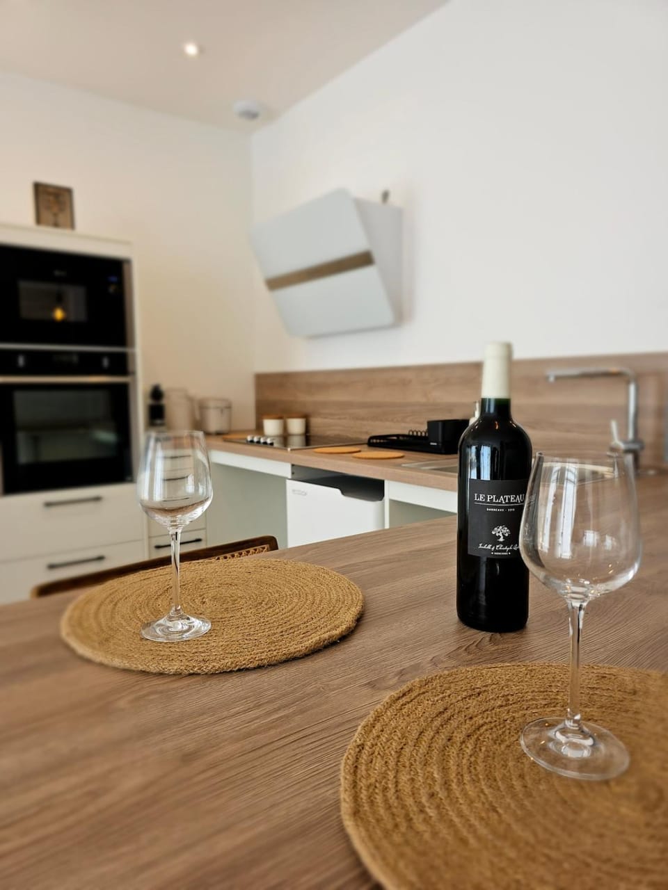 Kitchen or kitchenette, Dining area, pet friendly
