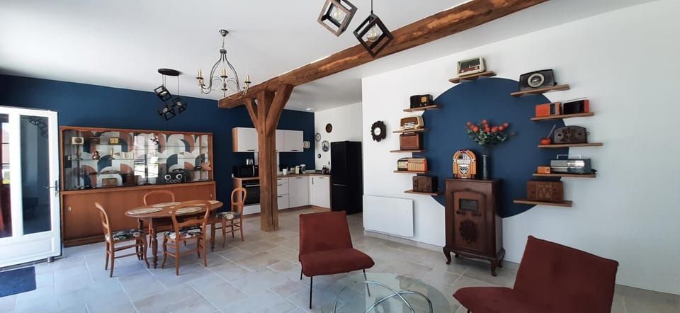 Maison de la radio Espace Philips House in Sancerre