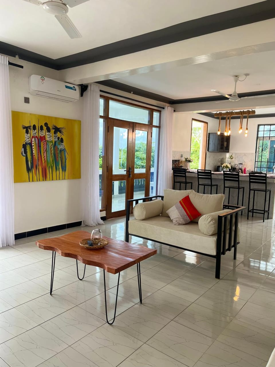 Living room, Dining area