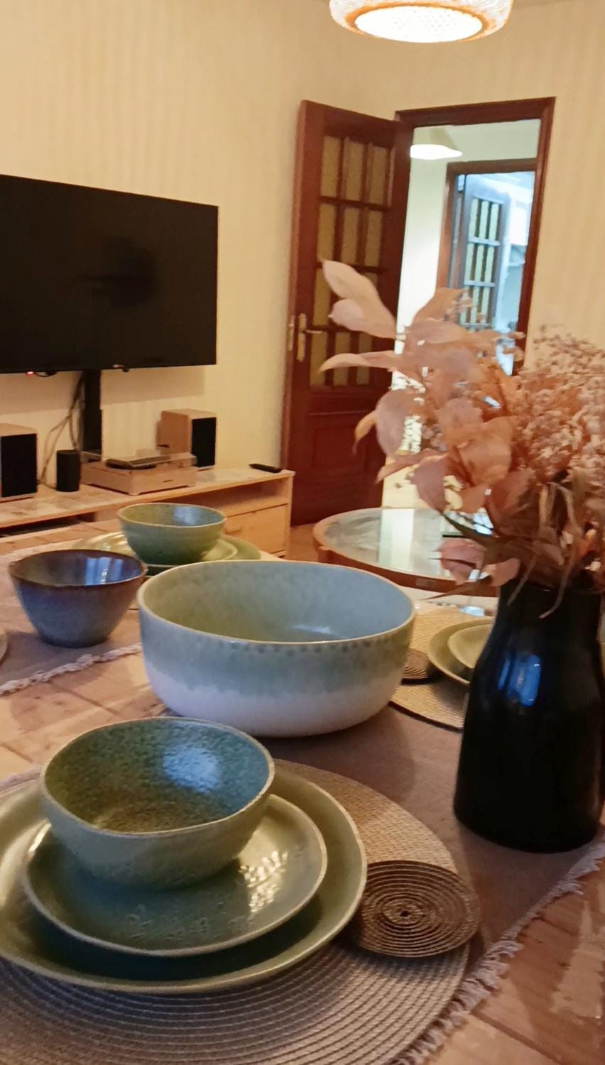 Communal lounge/ TV room, TV and multimedia, Living room, Dining area