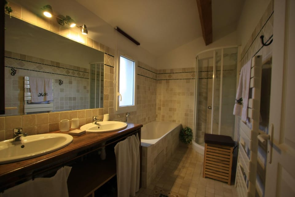 St-Quentin la Poterie villa clôturée pour 4 pers avec jardin House in Uzes