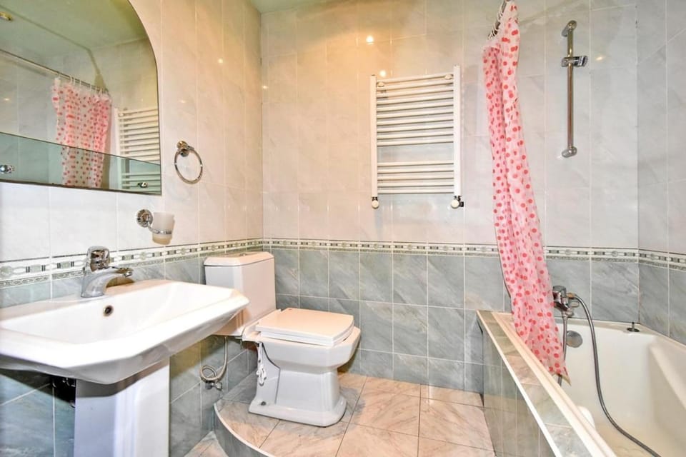 Shower, Toilet, Bath