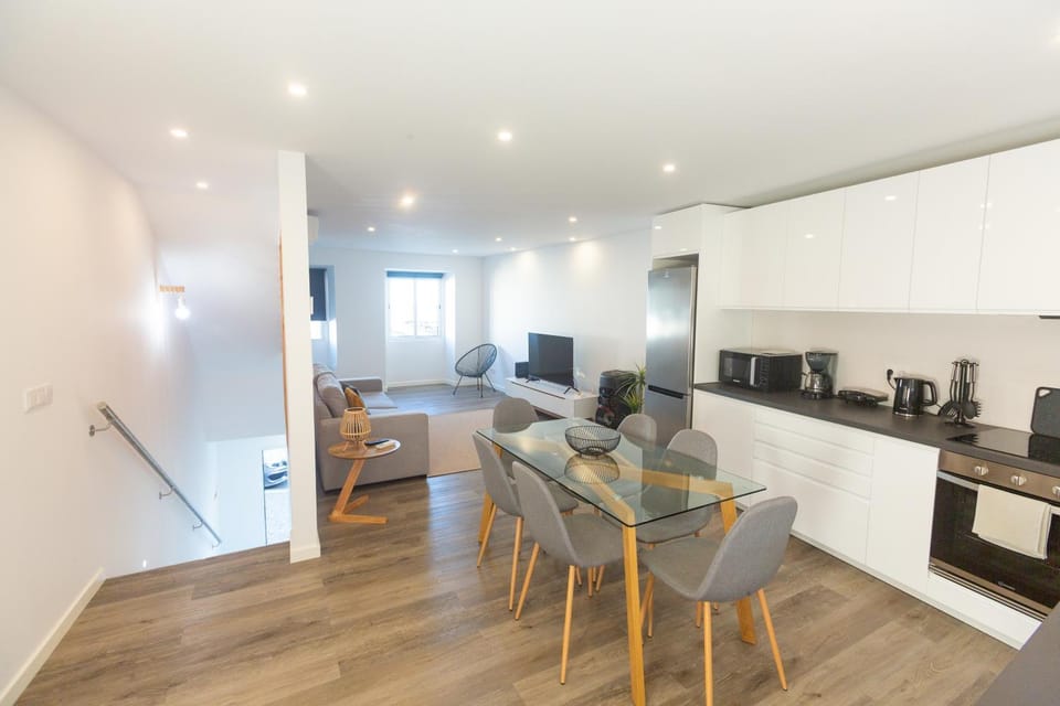 TV and multimedia, Kitchen or kitchenette, Living room, Dining area