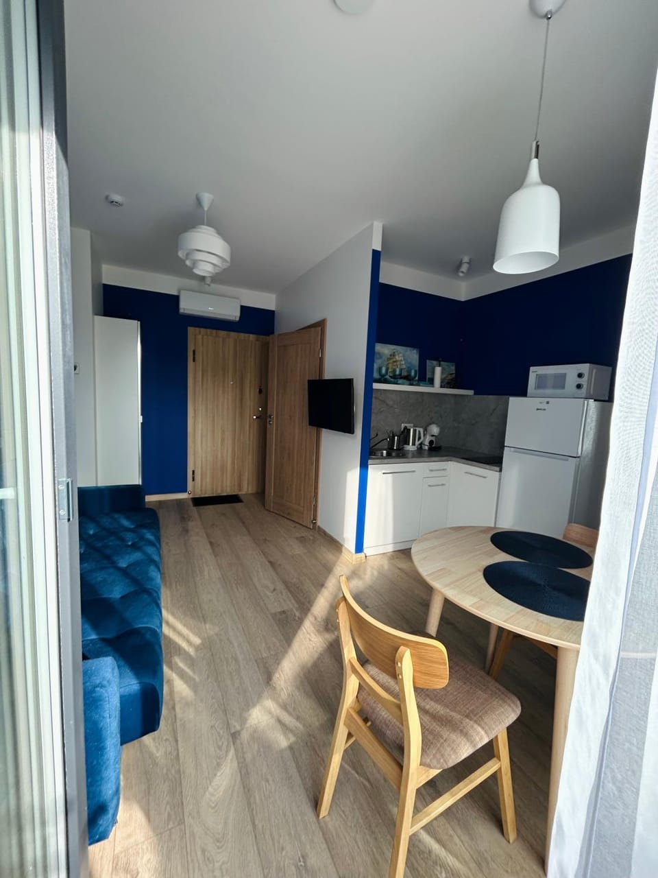 Kitchen or kitchenette, Living room