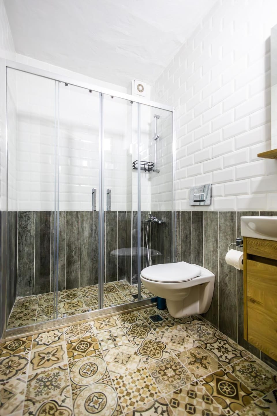 Shower, Toilet, Bathroom