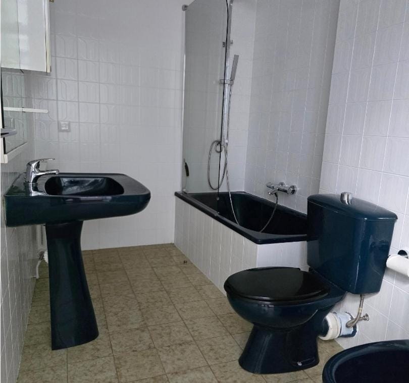 Bathroom, Bath