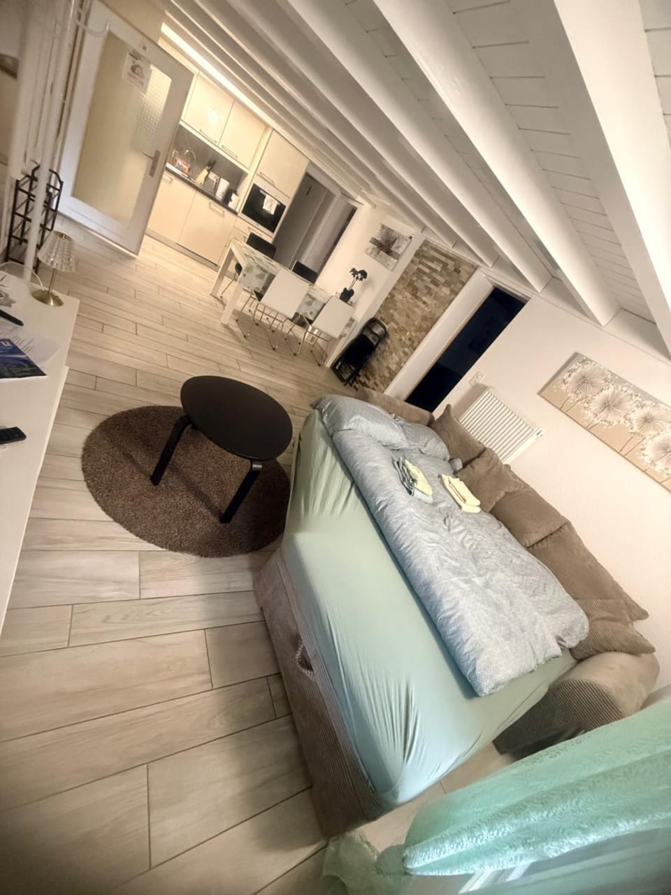 Bed, Kitchen or kitchenette, Living room, Photo of the whole room, Seating area, Dining area, Bedroom