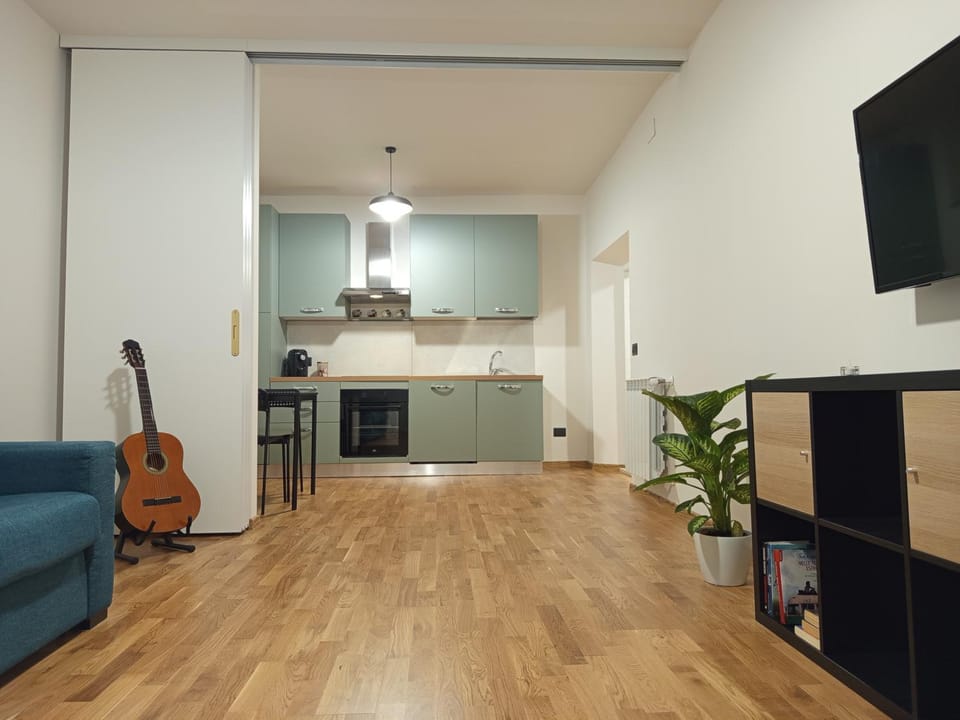 TV and multimedia, Living room, Evening entertainment