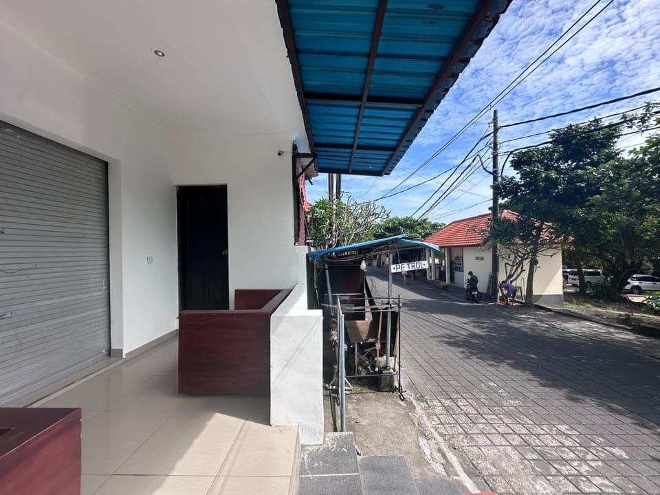 Kinaya Home Stay Bed and Breakfast in Bali