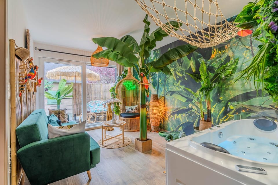 Lodge de la Jungle avec Spa Bed and Breakfast in Île-de-France