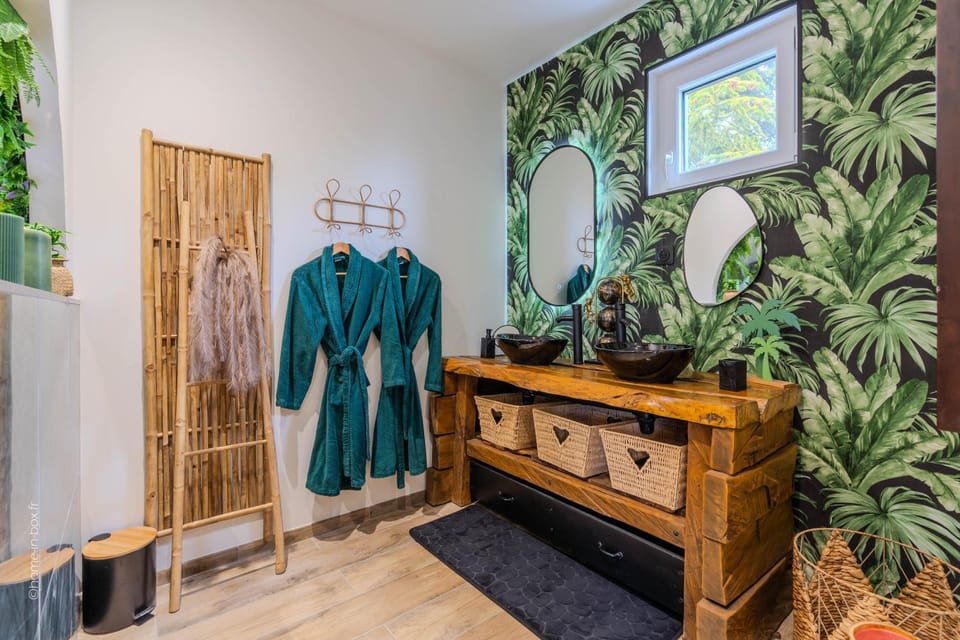 Lodge de la Jungle avec Spa Bed and Breakfast in Île-de-France
