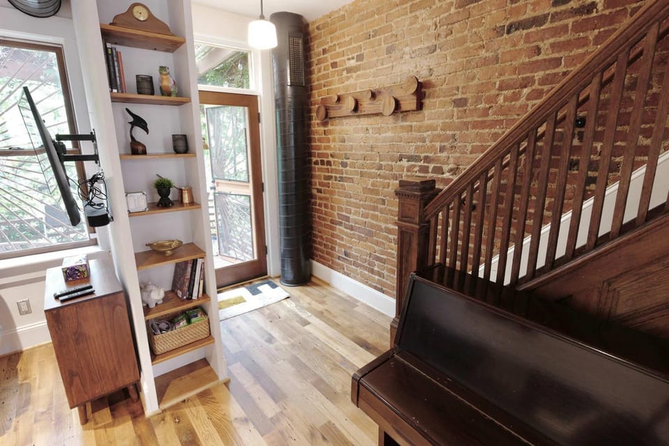 Hidden in the Heights DC Retreat Family Friendly House in District of Columbia