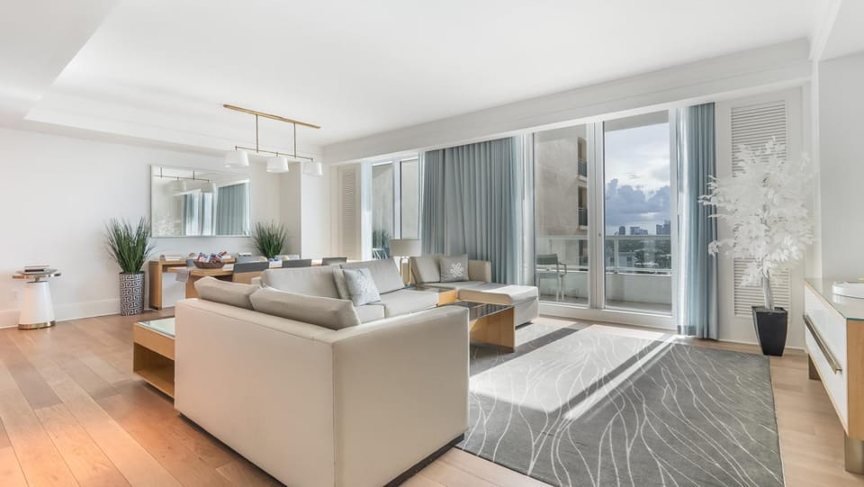 Ritz-Carlton 2br 17th fl Penthouse Hotel Condo Apartment hotel in Fort Lauderdale