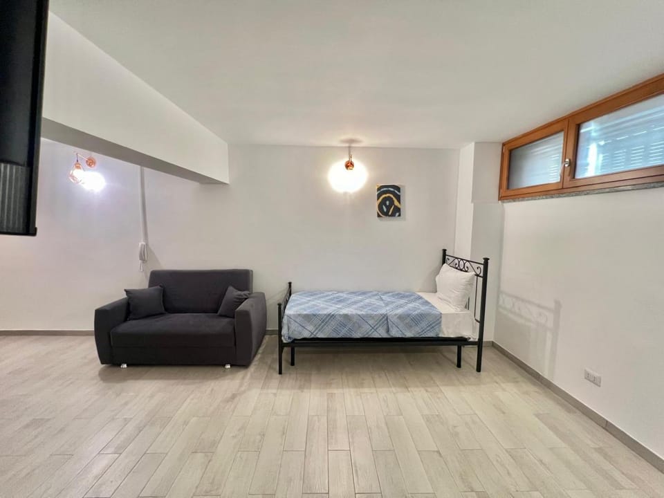 Abruzzi Home Apartment in Milan