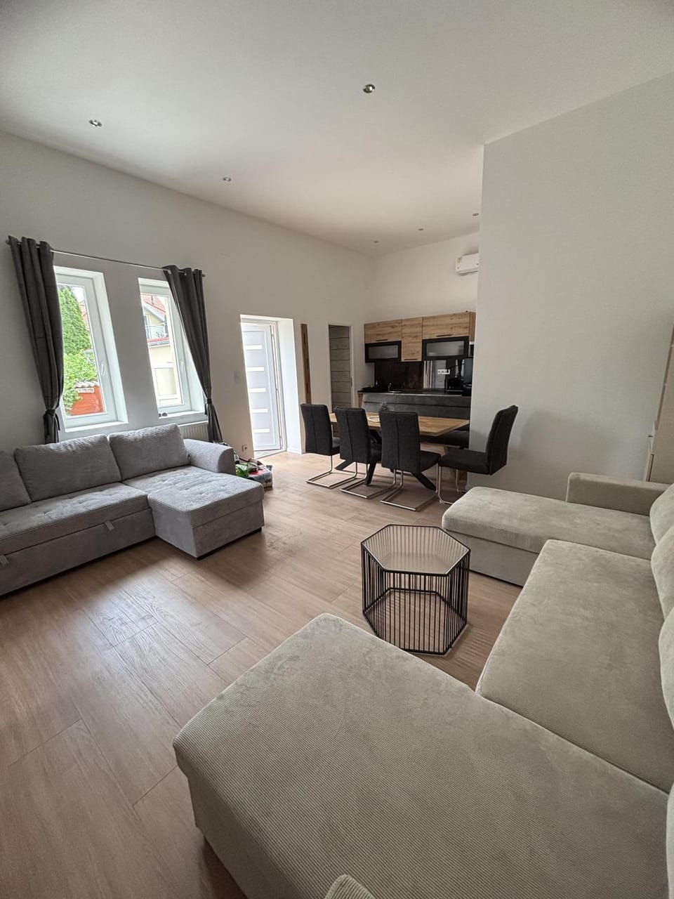 Zelia Apartmanház Apartment in Siófok