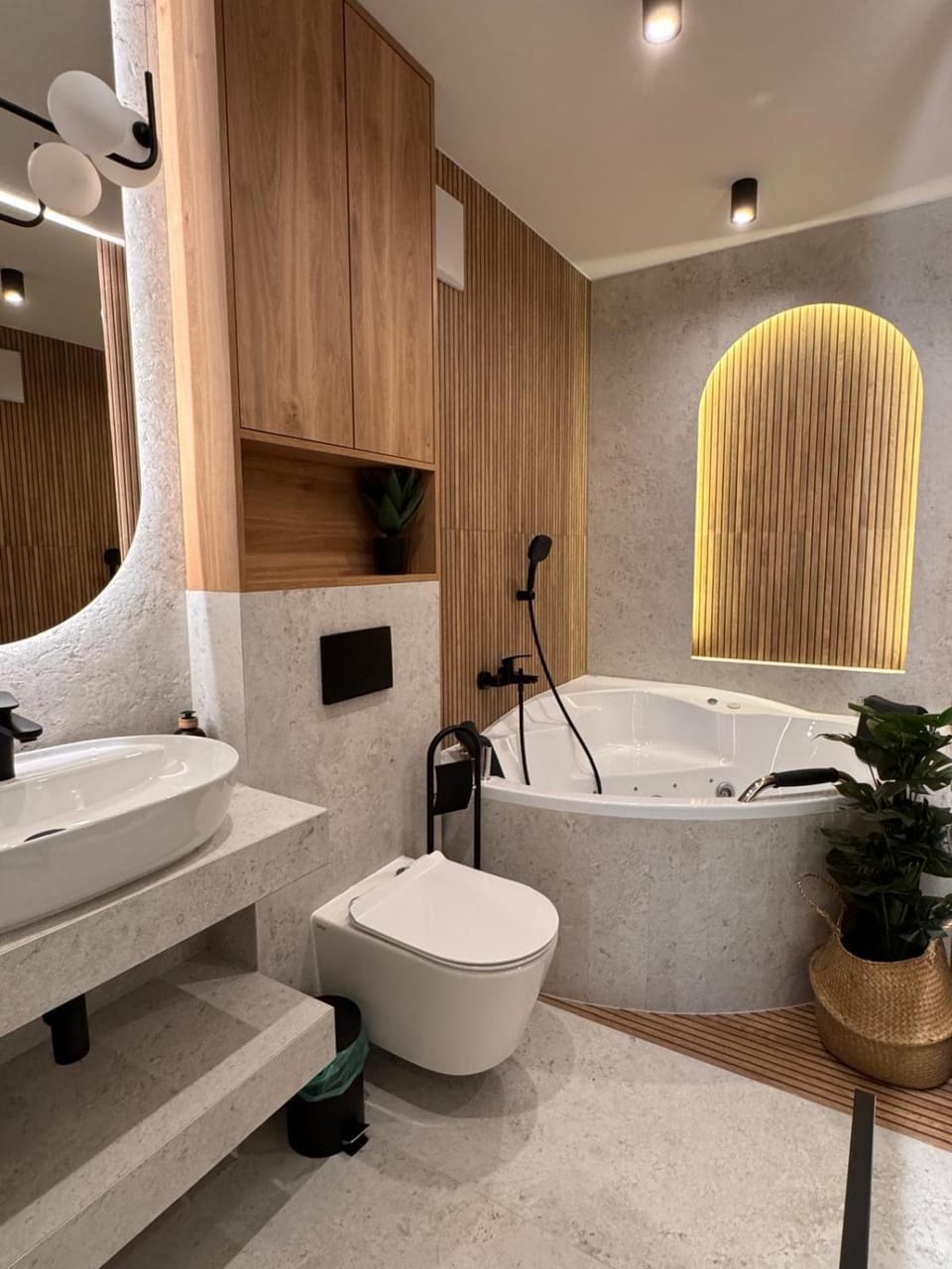 Family & Business Apartments PREMIUM SPA No 3 - 2 Bedroom with Private Jacuzzi, Balcony, Parking Apartment in Warsaw